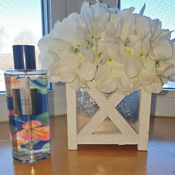 Victoria's Secret Very Sexy Now Fragrance Mist - Picture 1 of 2
